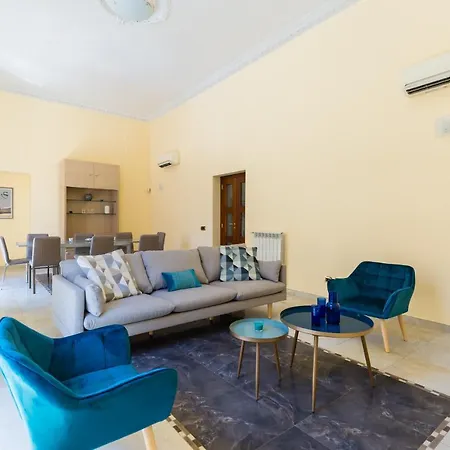 Partenope Spacious Home By Wonderful Italy-2